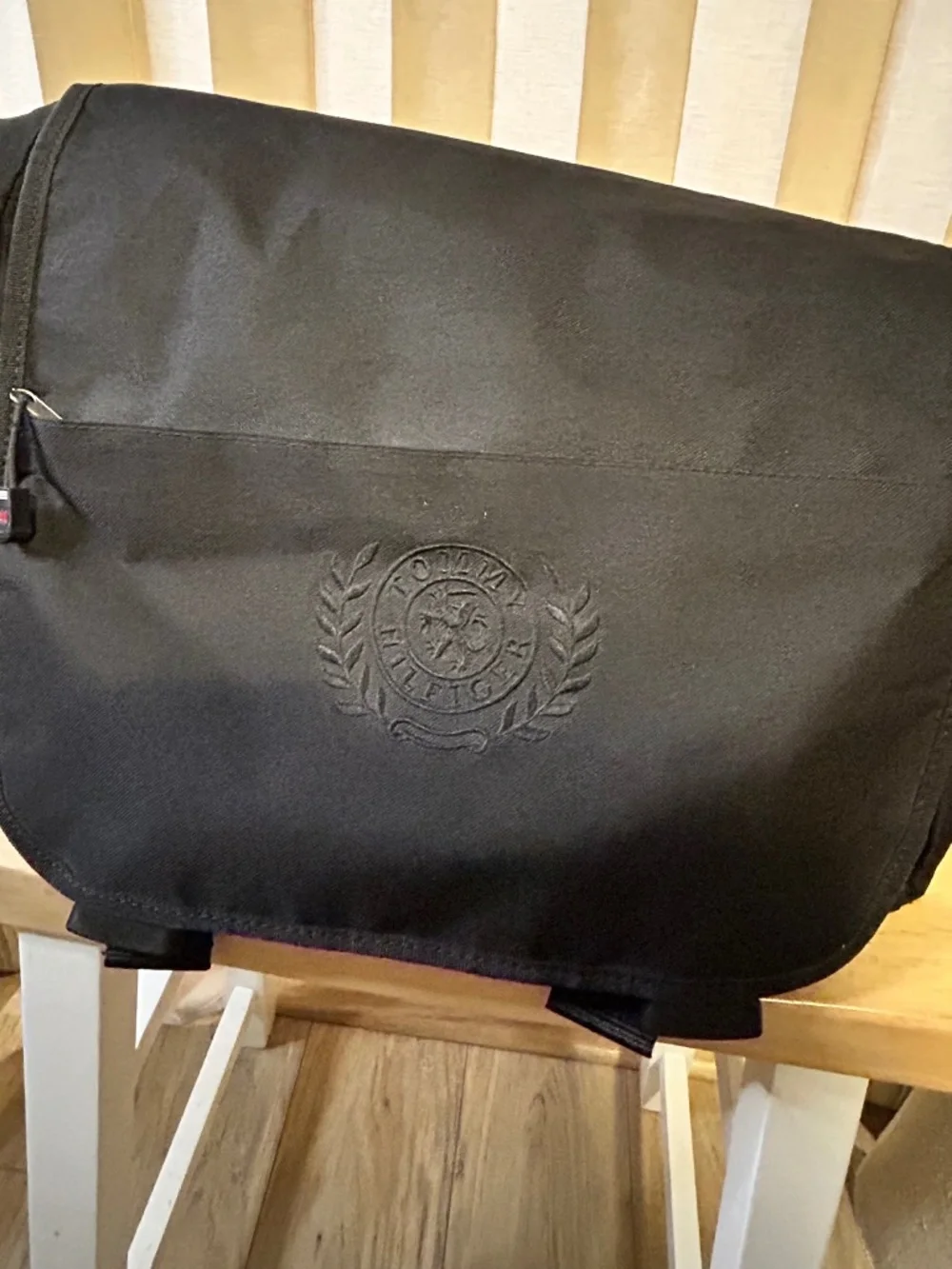 Tommy Hilfiger Black Messenger Bag Adjustable Shoulder Strap, Pockets, Zip
